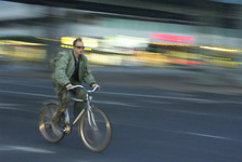 Cyklista v Budějovicích hazardoval se zdravím! Na kole jel v pořádně podnapilém stavu