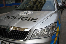 Vandal v Moravských Budějovicích chtěl zapálit auto. Nakonec si vystačil s pneumatikou Vandal v Moravských Budějovicích chtěl zapálit auto. Nakonec si vystačil s pneumatikou